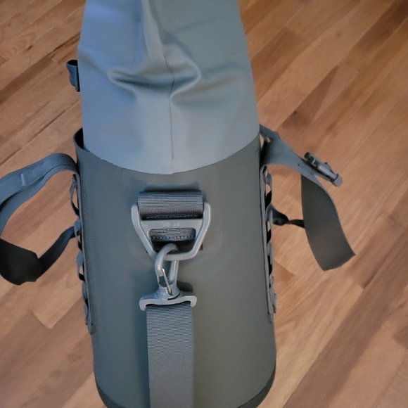 YETI Hopper M15 Tote Soft Cooler - Picture 14 of 16